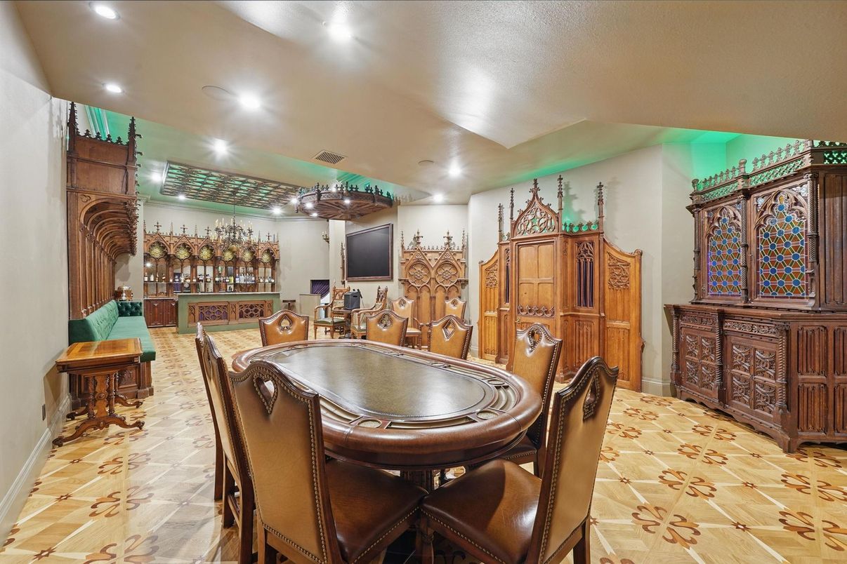 Dining room, Interior, Recessed Lighting