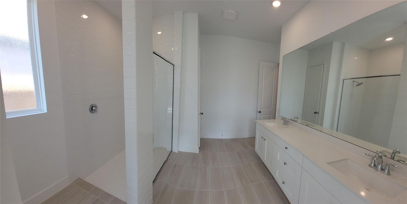 Bathroom, Dual Sink Vanities, Interior, Recessed Lighting