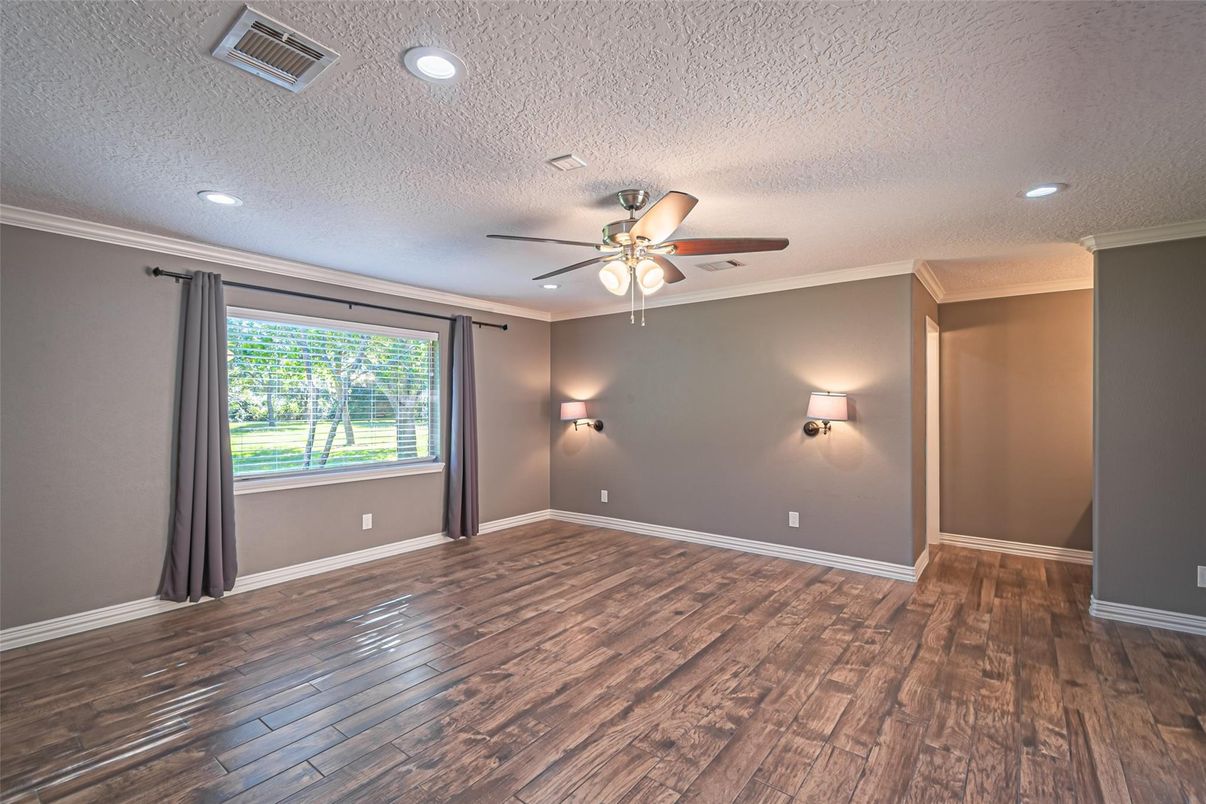 Empty room, Interior, Recessed Lighting, Wood Texture Flooring