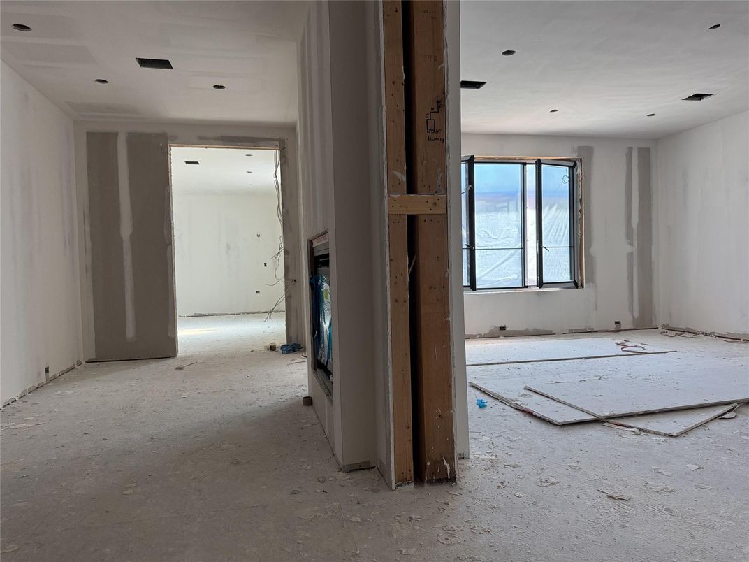 Empty room, Interior, Recessed Lighting