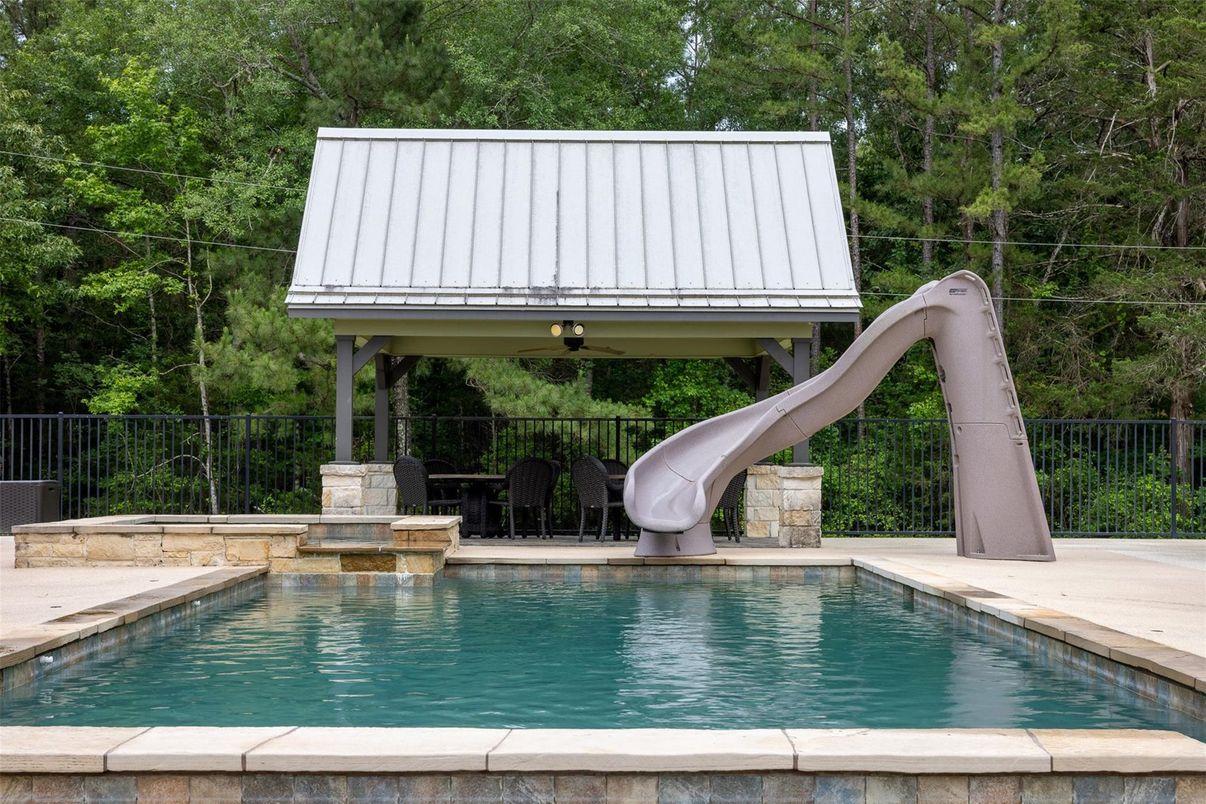 Exterior, Playground, Pool