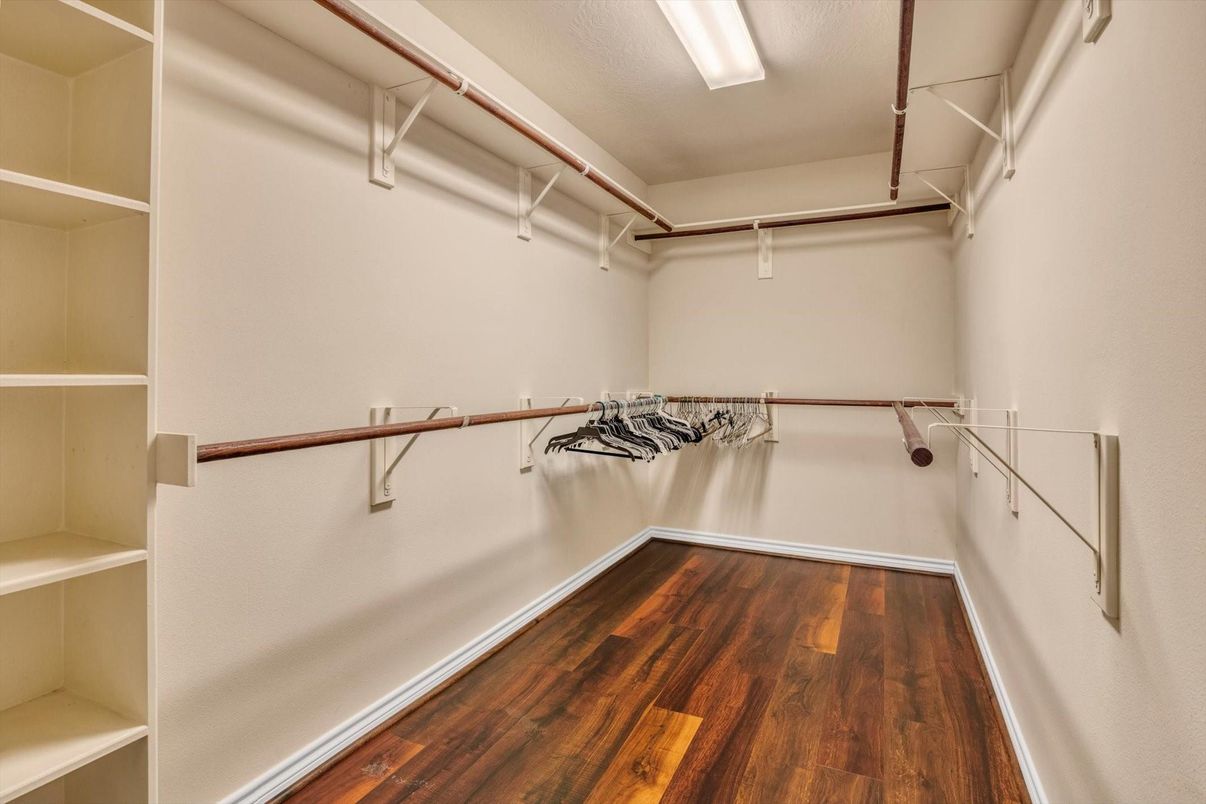 Interior, Walk-in Closets, Wood Texture Flooring