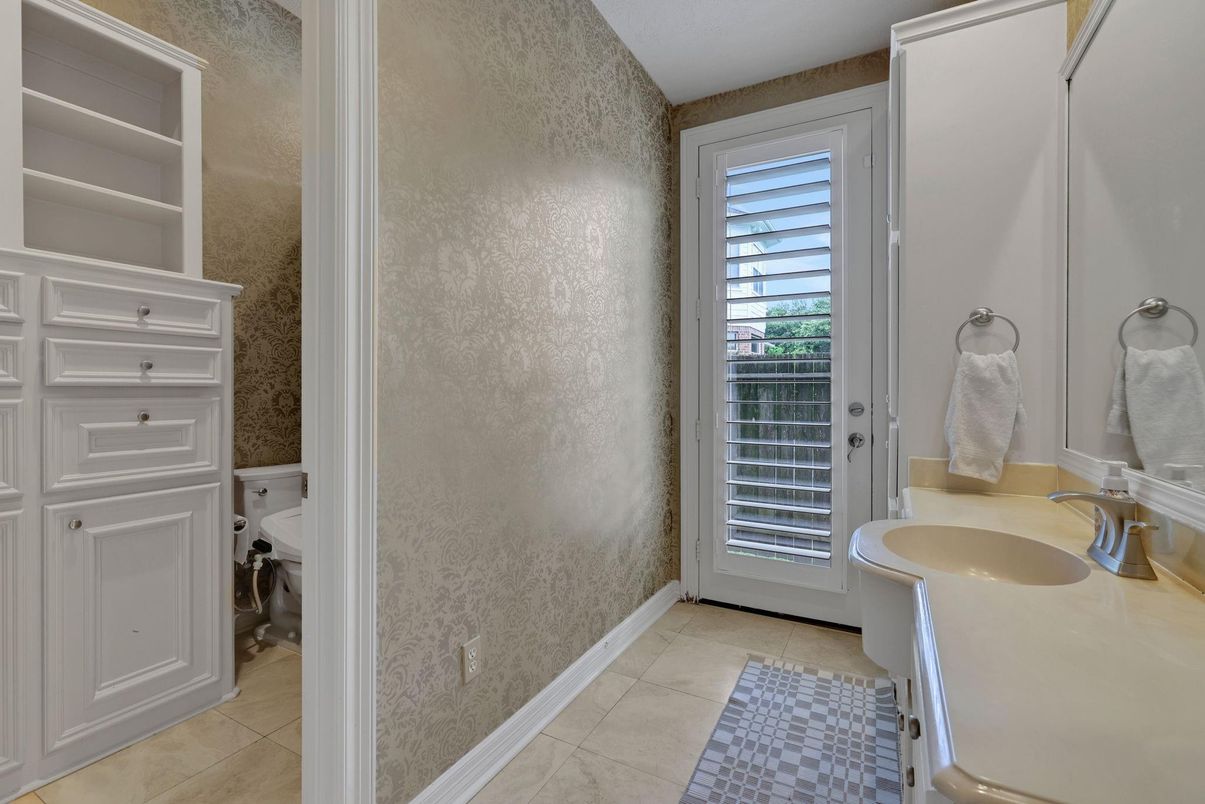 Bathroom, Interior