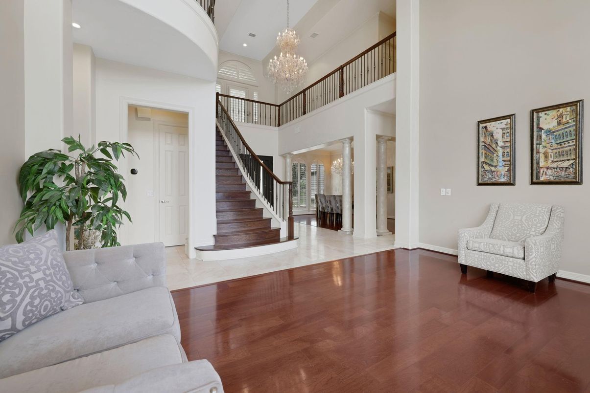 Chandelier, Interior, Recessed Lighting, Wood Texture Flooring