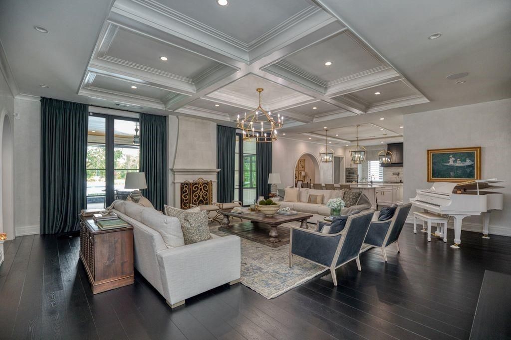 Interior, Living room, Pendant Lights, Piano, Recessed Lighting, Wood Texture Flooring