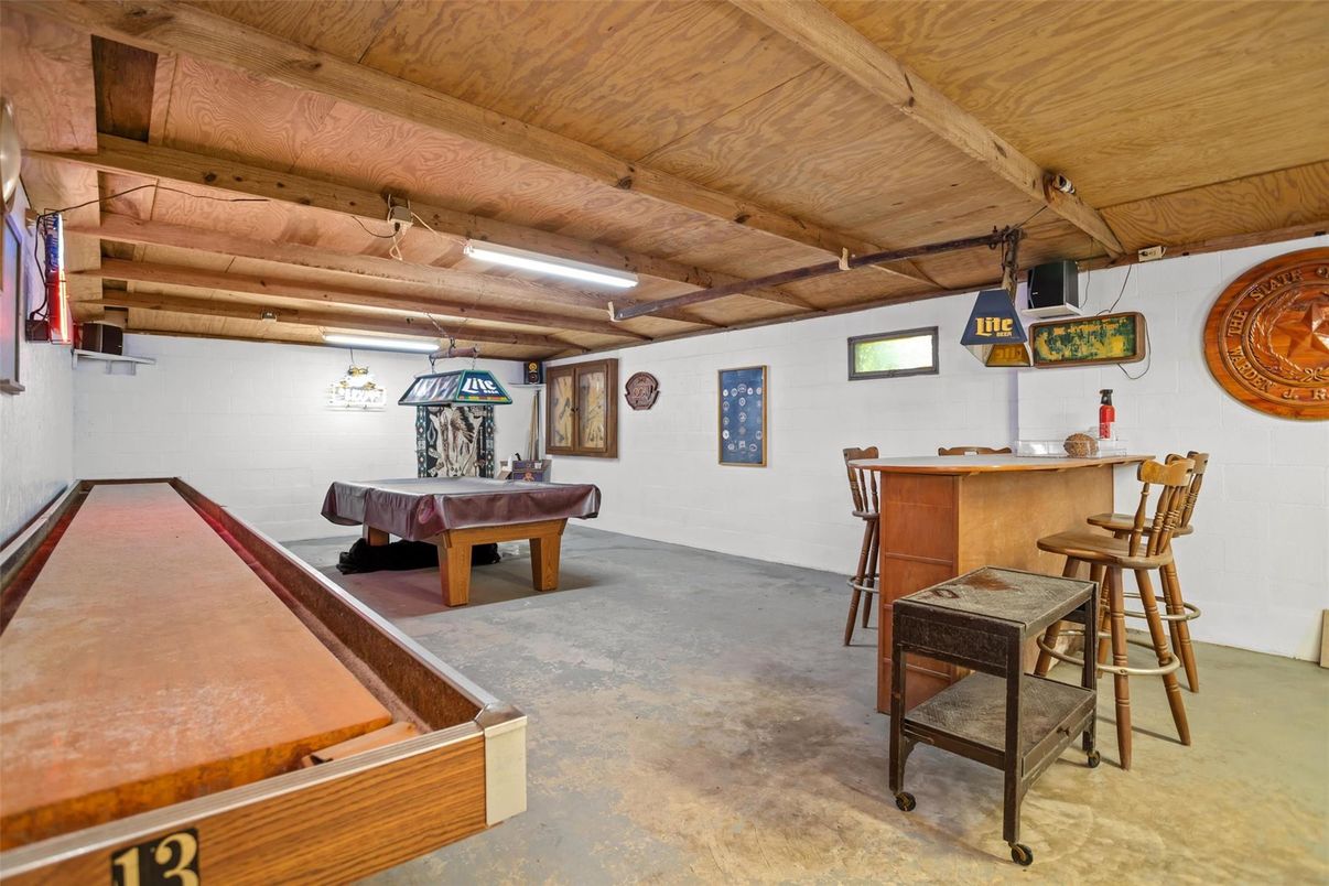 Billiard Table, Game Room, Interior, Wooden Beams, Wooden Ceilings