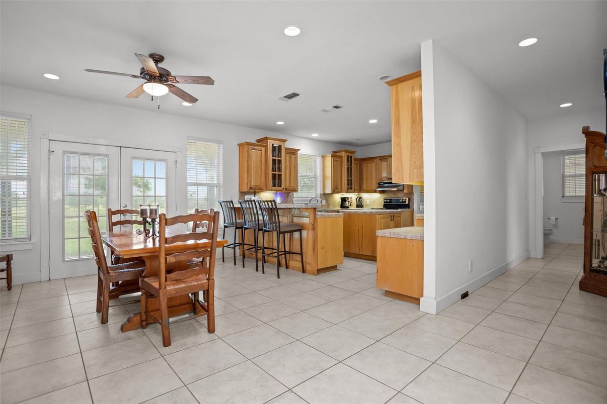 Dining room, Interior, Kitchen, Recessed Lighting