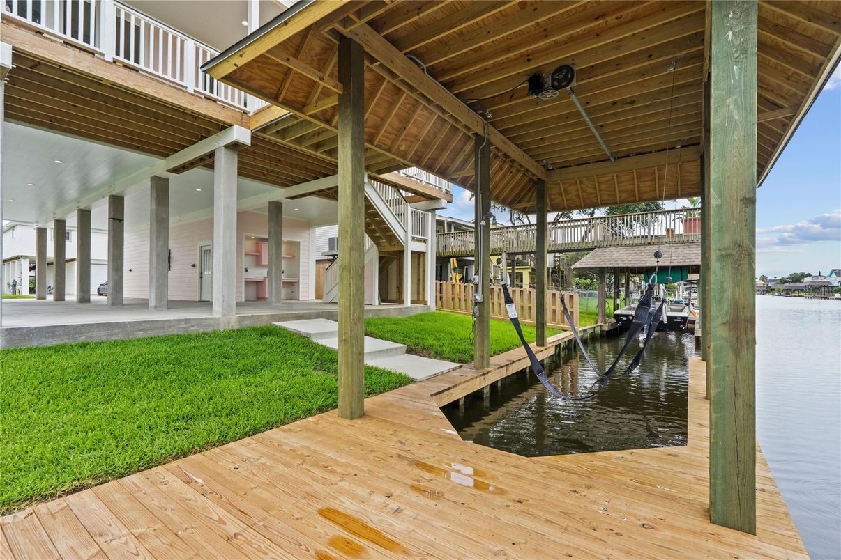 Exterior, Water