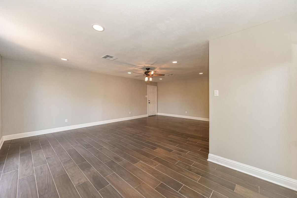 Empty room, Interior, Recessed Lighting, Wood Texture Flooring