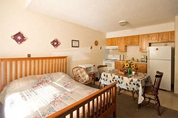 Bedroom, Dining room, Interior, Kitchen, Tile Countertops