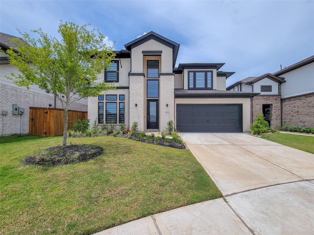 Attached, Exterior, Facade, Brick Facade, Mediterranean