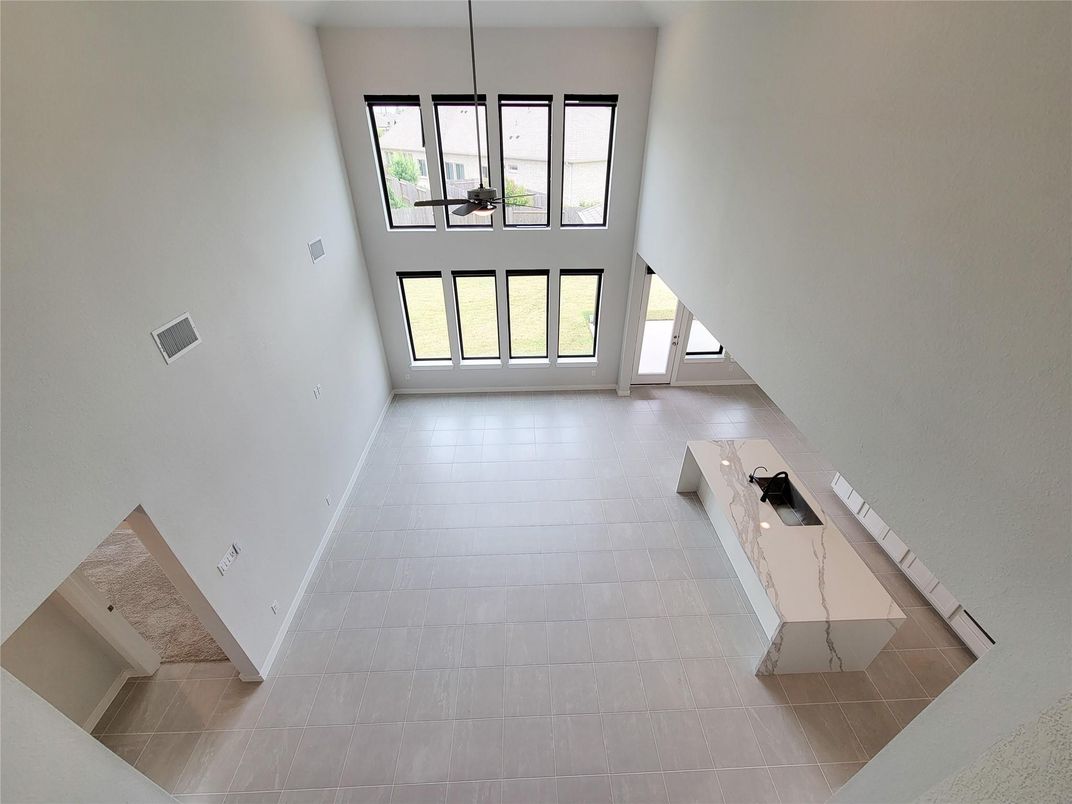 Empty room, Interior, Pendant Lights