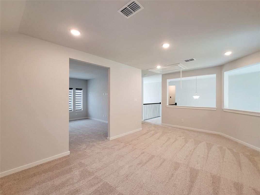 Empty room, Interior, Recessed Lighting