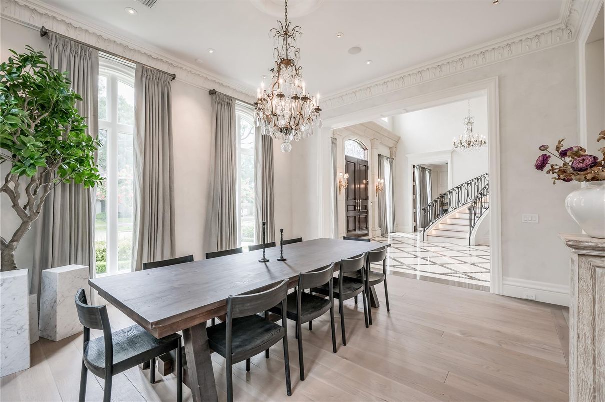 Chandelier, Dining room, Interior, Recessed Lighting, Wood Texture Flooring
