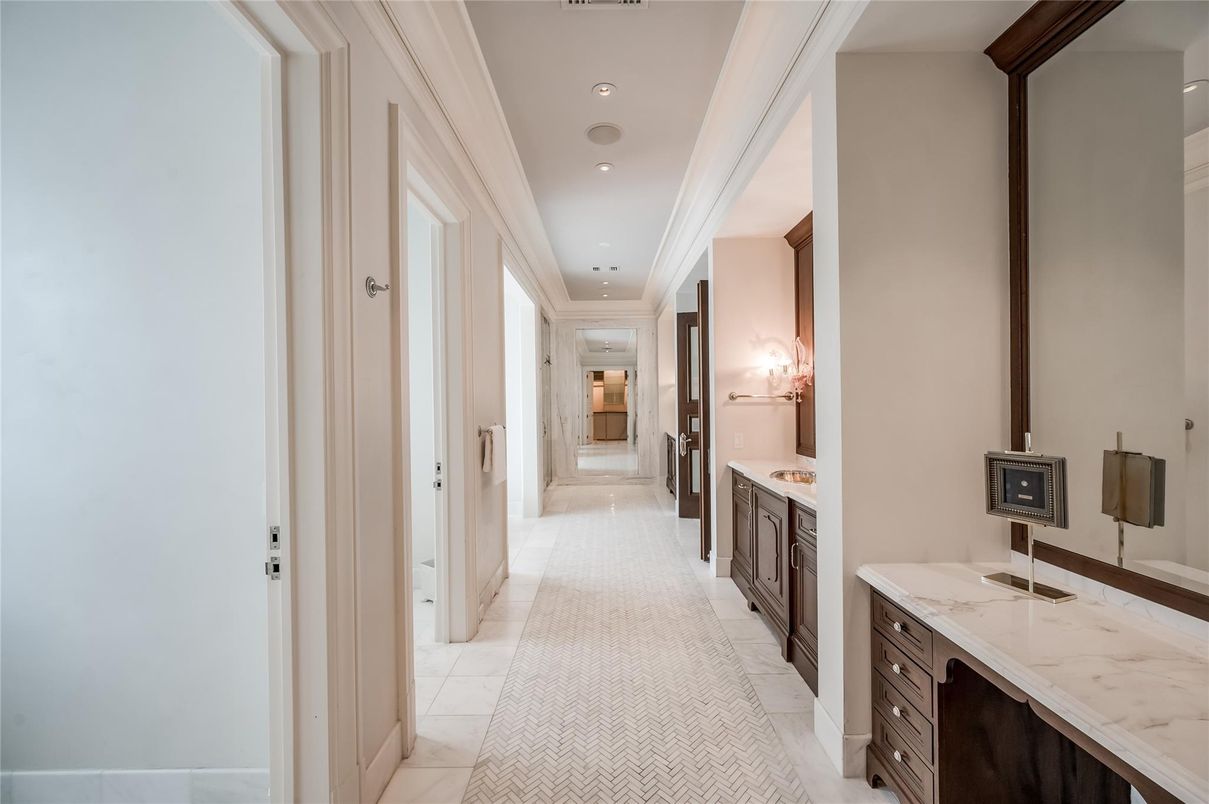 Bathroom, Interior, Recessed Lighting