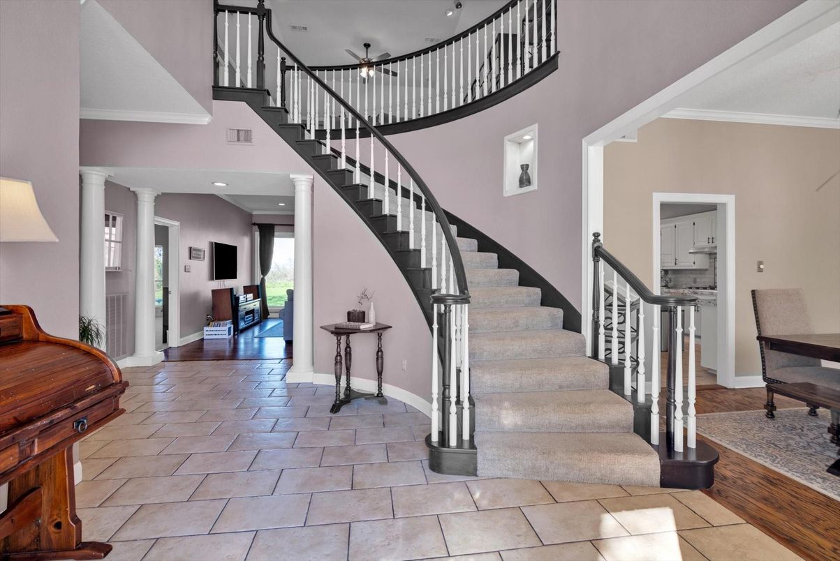 Interior, Piano, Recessed Lighting