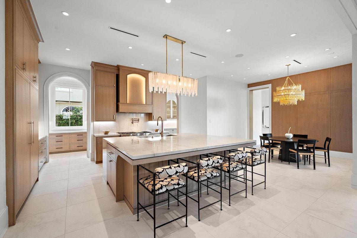 Chandelier, Dining room, Interior, Kitchen, Recessed Lighting