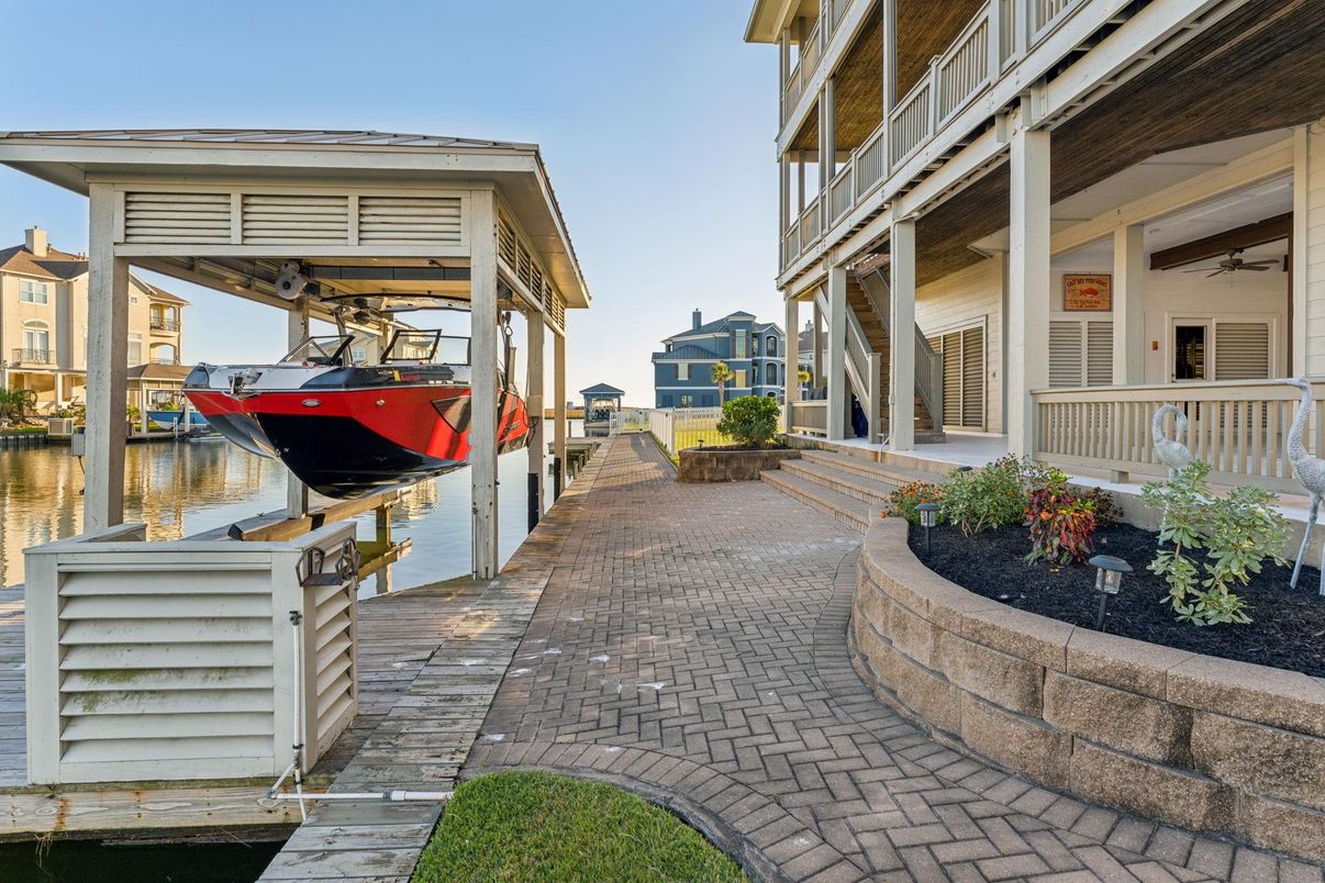 Exterior, Water
