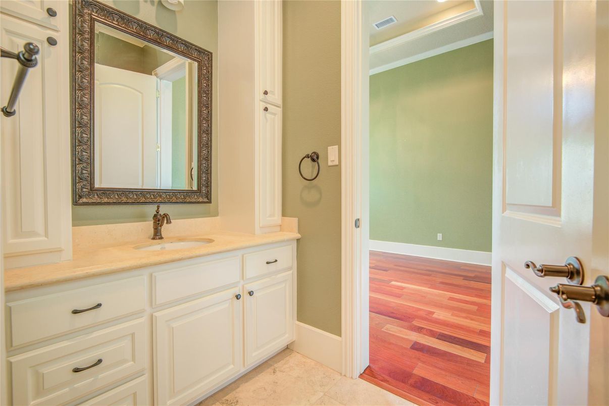 Bathroom, Dual Sink Vanities, Interior, Wood Texture Flooring