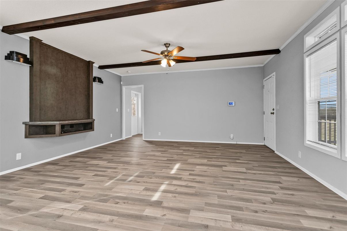 Empty room, Interior, Wooden Beams, Wood Texture Flooring