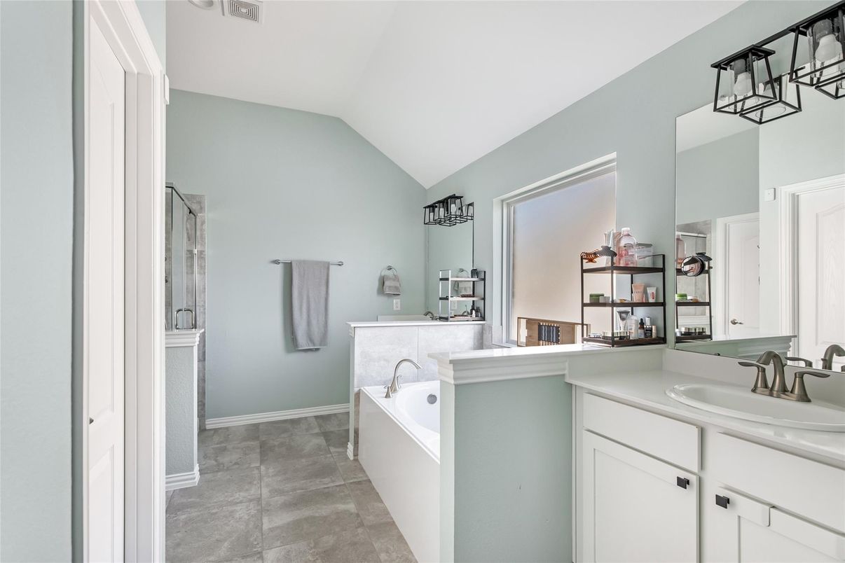 Bathroom, Dual Sink Vanities, Interior