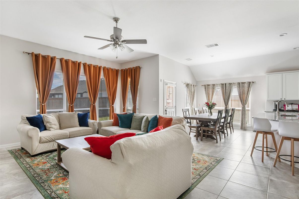 Dining room, Interior, Living room, Recessed Lighting