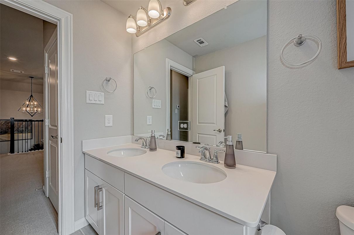 Bathroom, Dual Sink Vanities, Interior, Pendant Lights