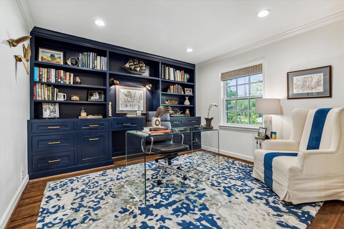 Home Office, Interior, Recessed Lighting, Wood Texture Flooring