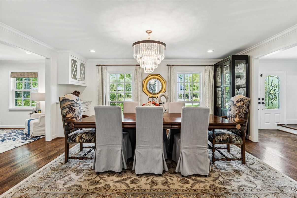 Chandelier, Dining room, Interior, Recessed Lighting, Wood Texture Flooring