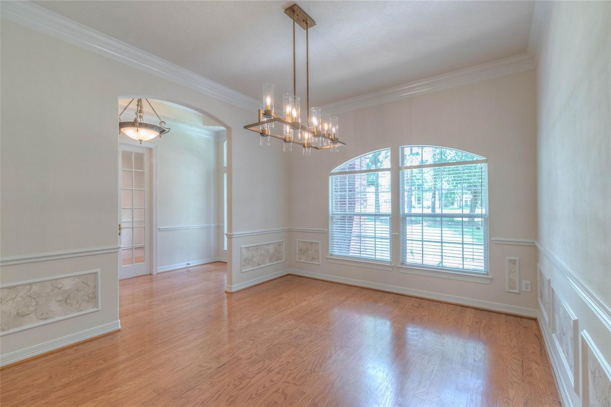Empty room, Interior, Pendant Lights, Wood Texture Flooring