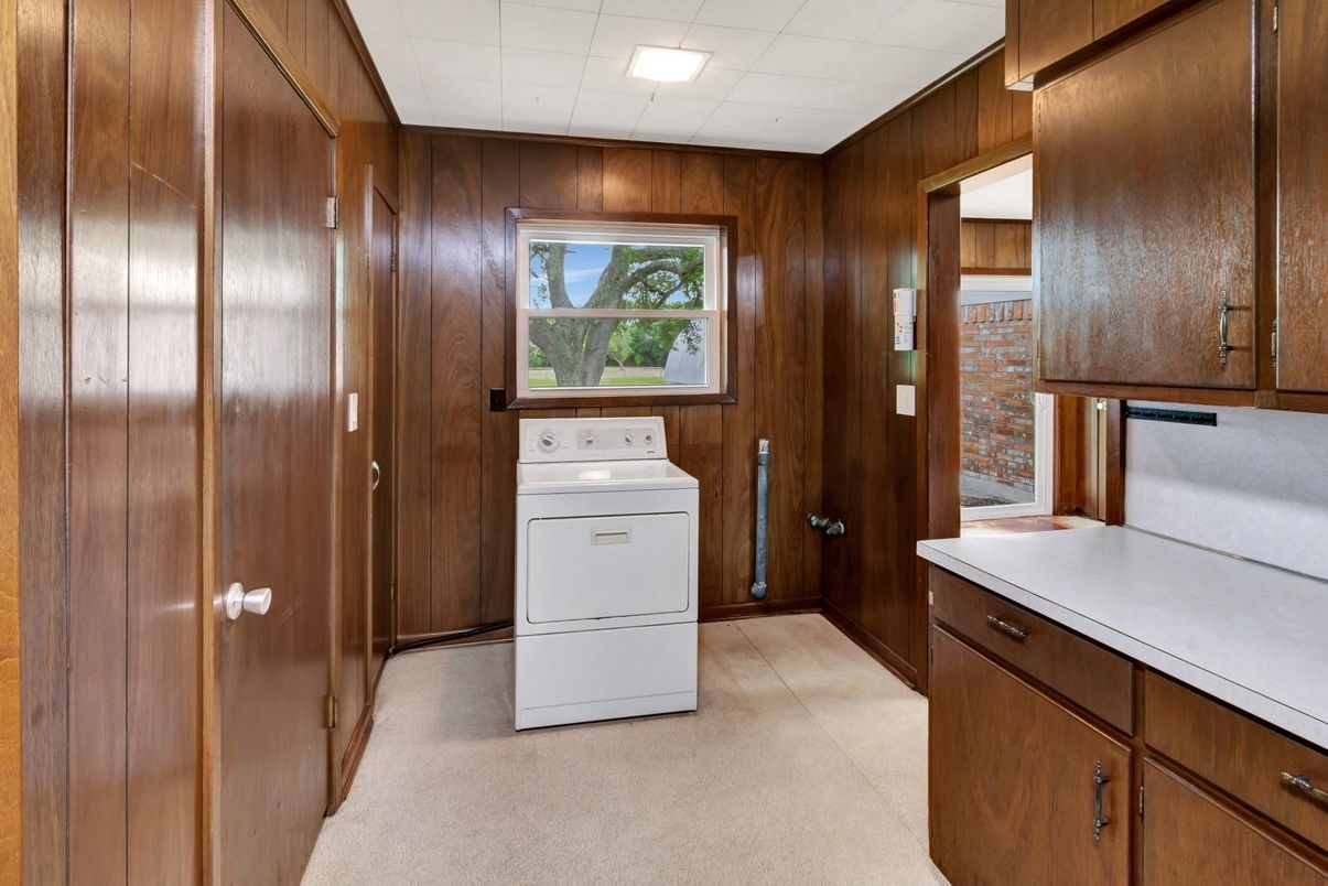 Interior, Recessed Lighting, Utility Closets, Washer, Wooden Walls