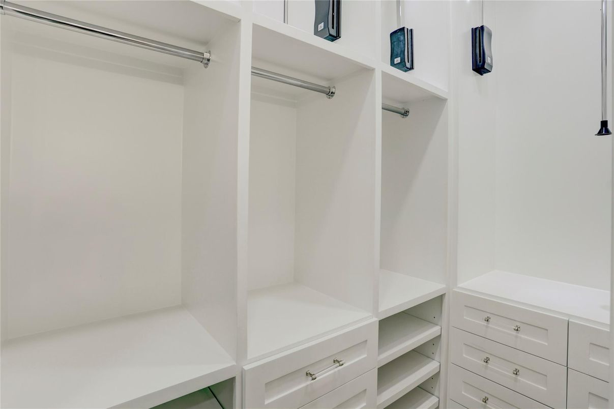 Interior, Walk-in Closets