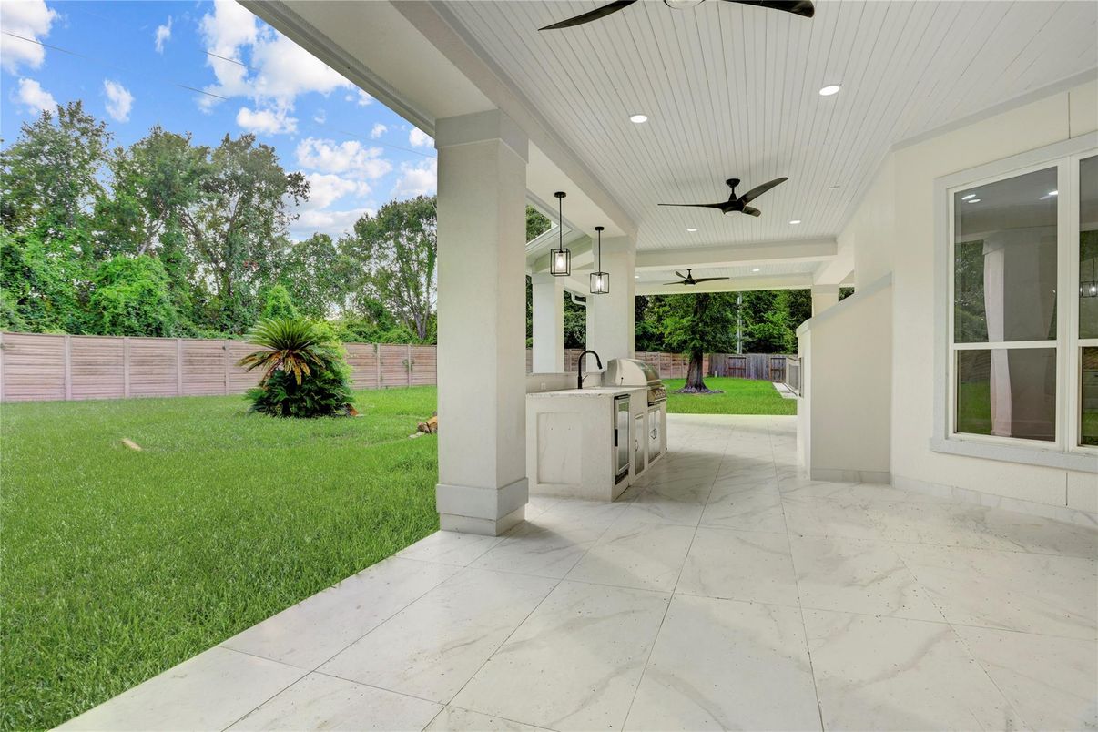 Backyard, Exterior, Outdoor Kitchen