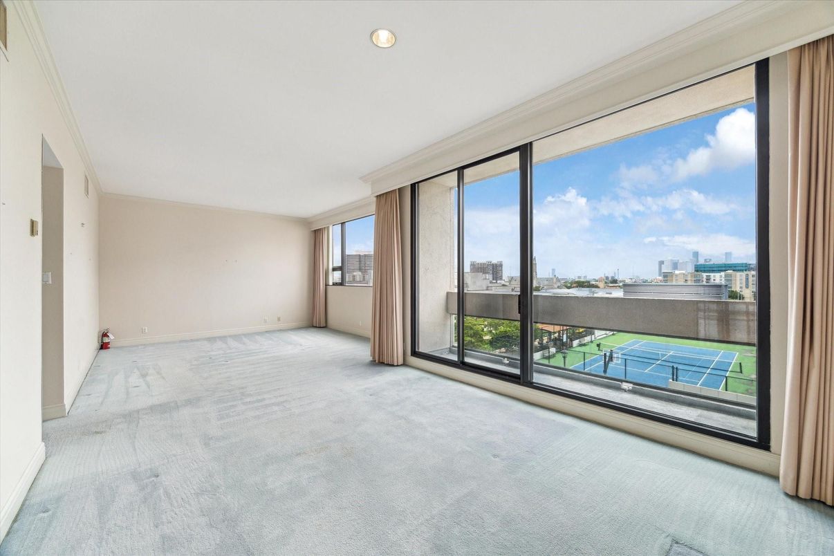 Empty room, Interior, Water