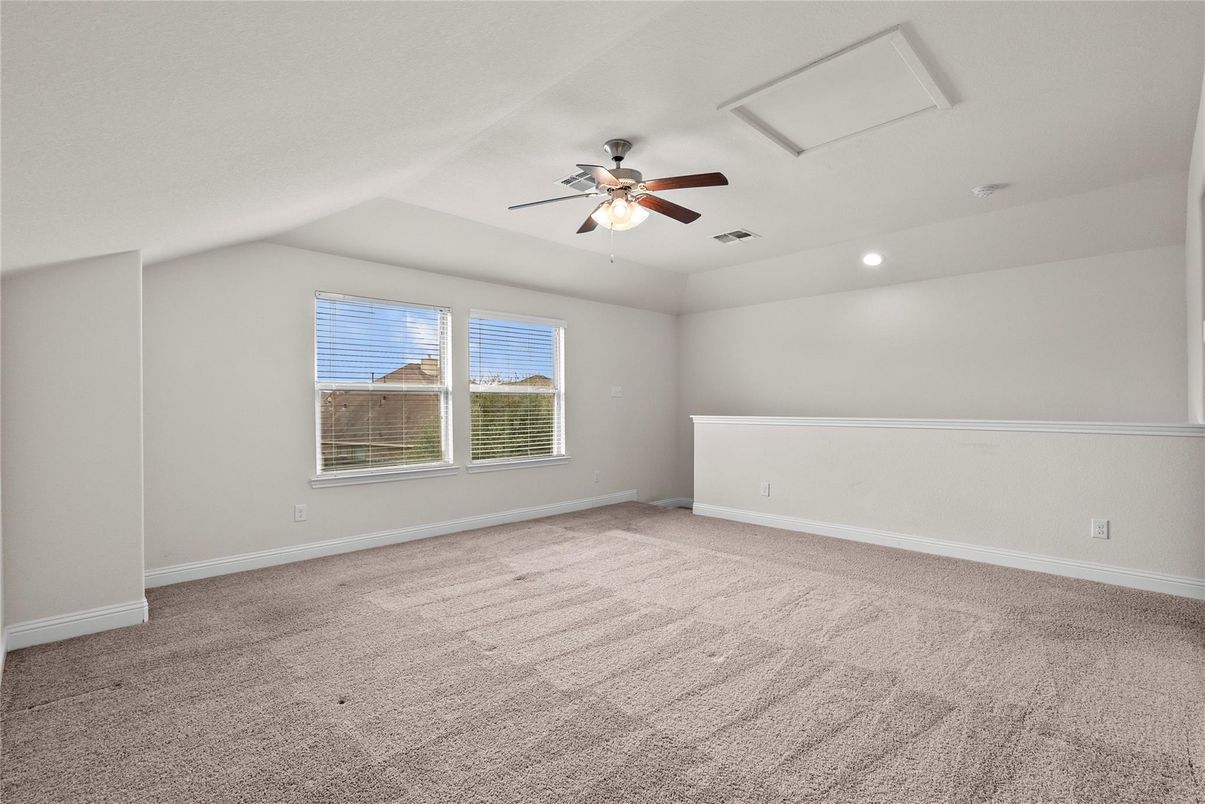 Empty room, Interior, Recessed Lighting