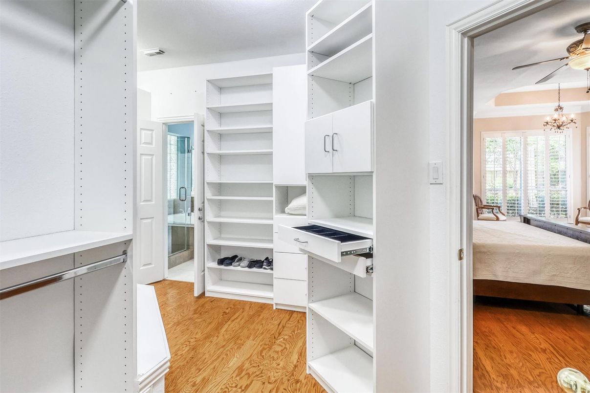 Chandelier, Interior, Walk-in Closets, Wood Texture Flooring