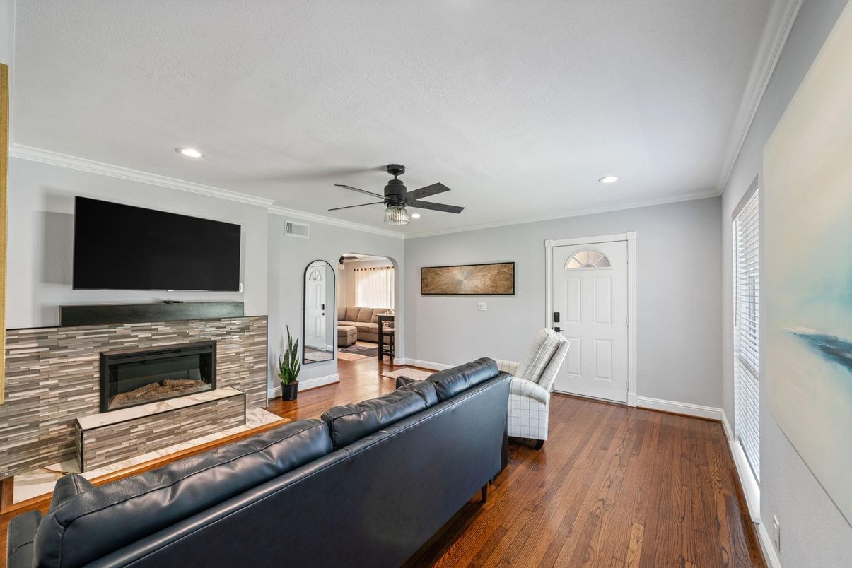 Fireplace, Interior, Living room, Recessed Lighting, Wood Texture Flooring