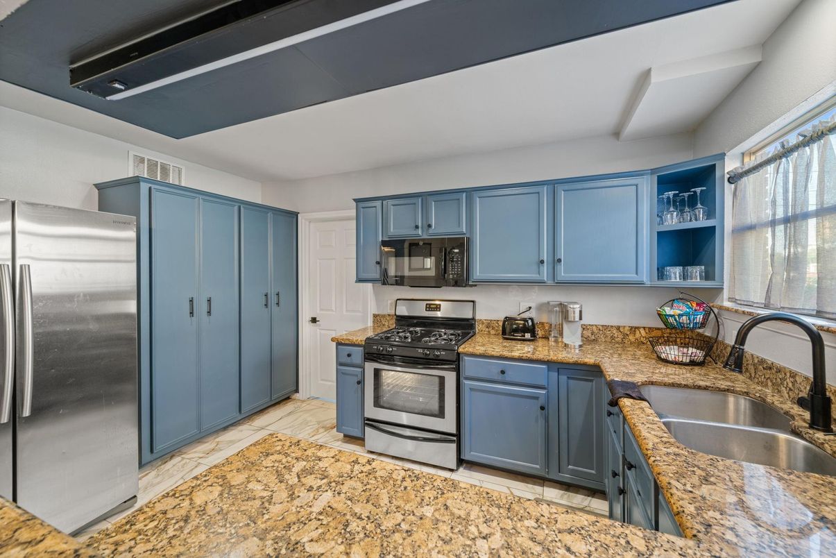 Interior, Kitchen, Stainless Steel Appliances
