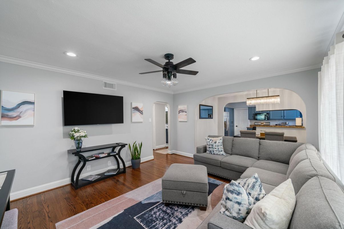 Interior, Kitchen, Living room, Recessed Lighting, Wood Texture Flooring