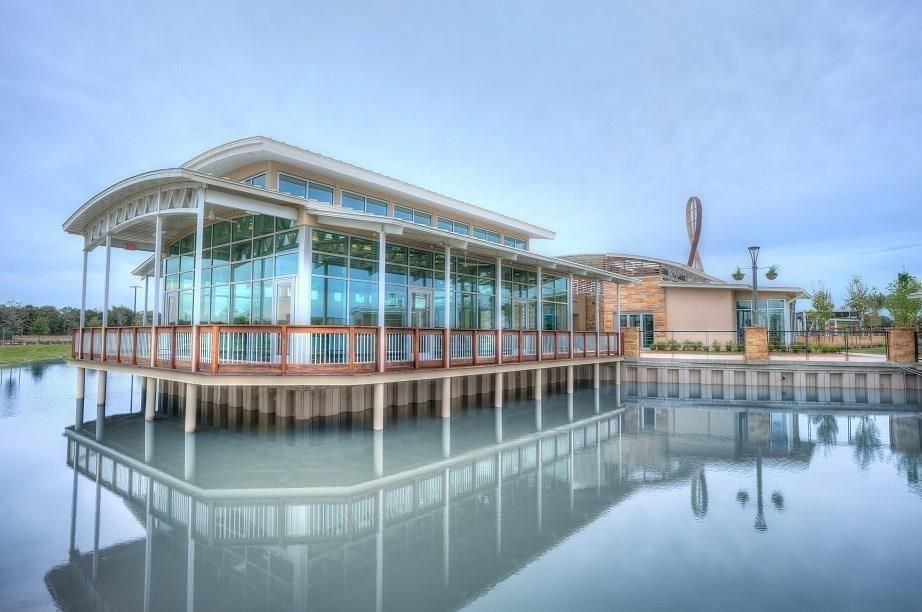 Exterior, Pool, Water