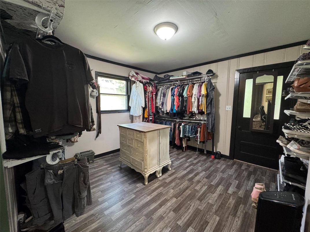 Interior, Walk-in Closets, Wood Texture Flooring