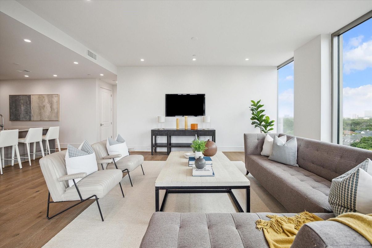 Interior, Living room, Recessed Lighting, Wood Texture Flooring