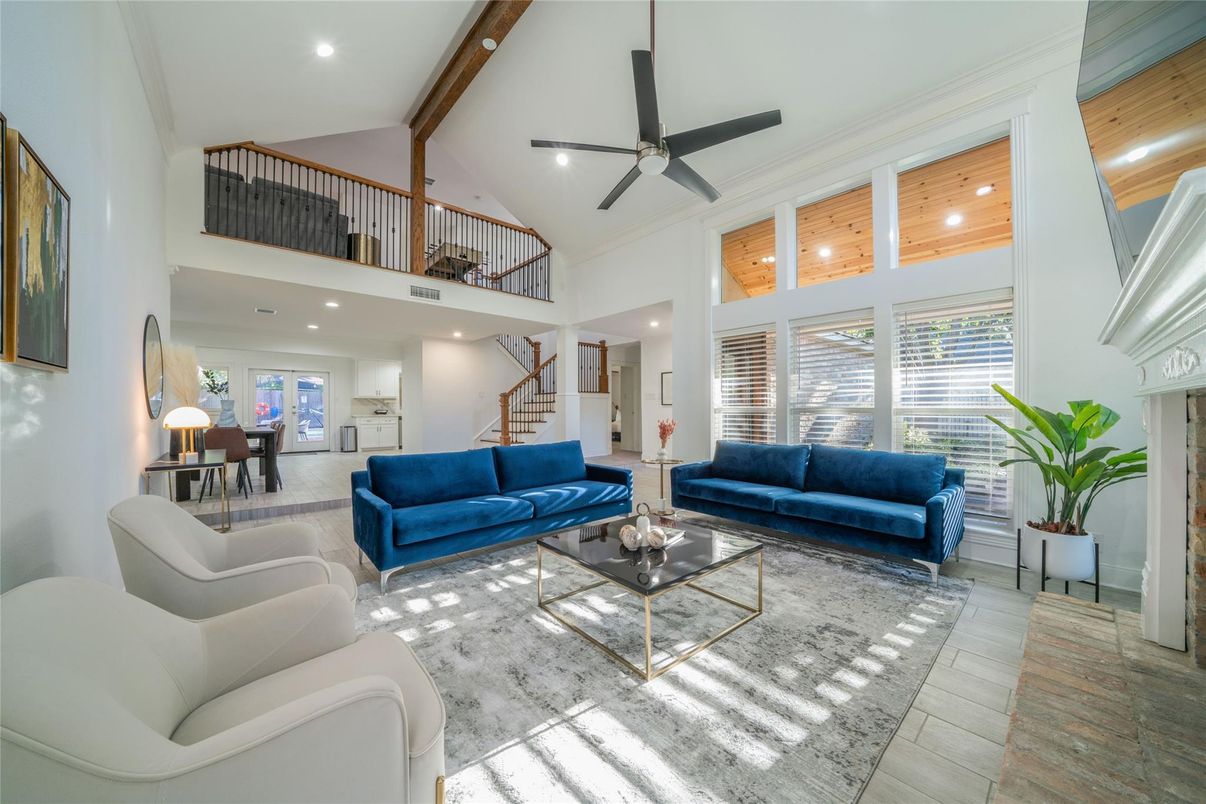 Dining room, Interior, Living room, Recessed Lighting, Wooden Beams, Wooden Ceilings