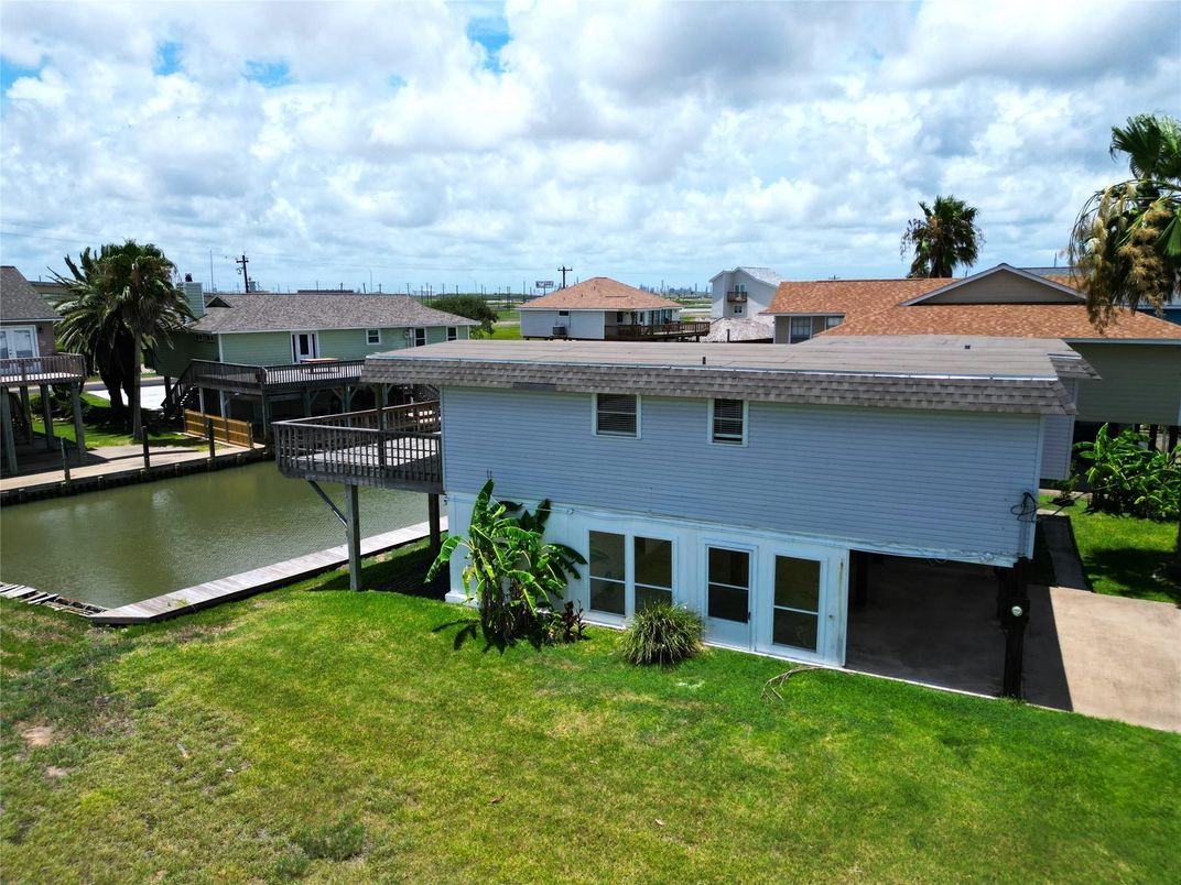 Exterior, Water