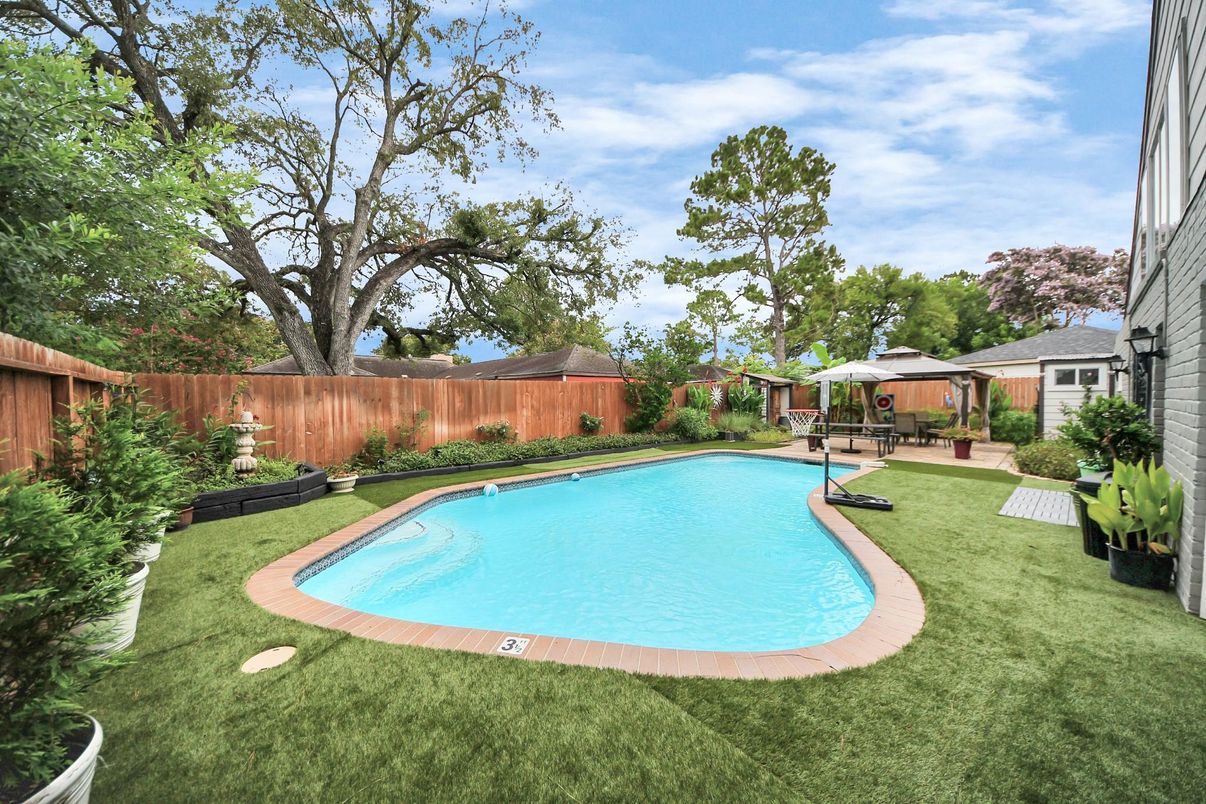 Backyard, Exterior, Pool