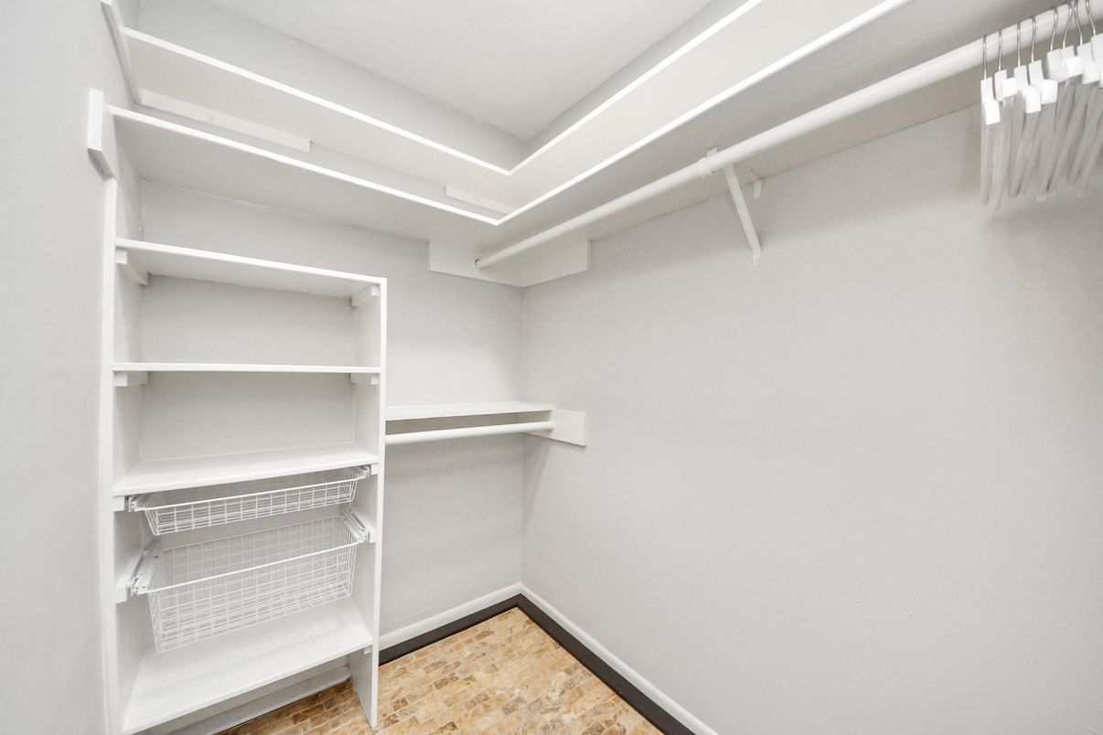 Interior, Walk-in Closets