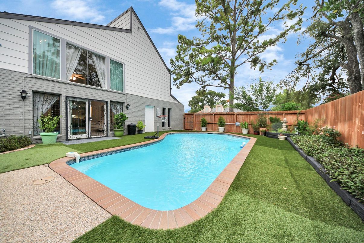 Backyard, Exterior, Pool