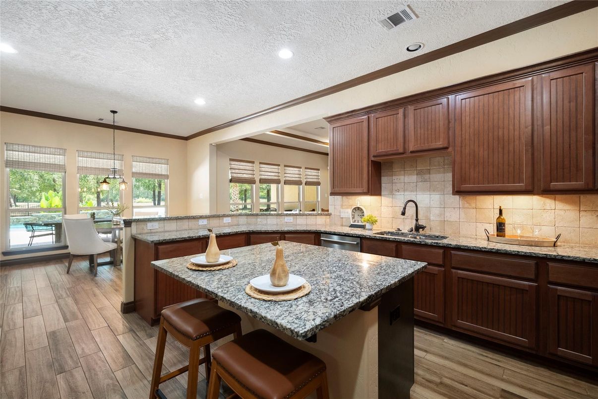 Dining room, Interior, Kitchen, Pendant Lights, Recessed Lighting, Wood Texture Flooring