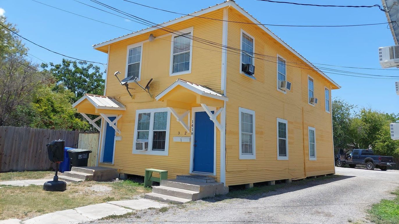 Exterior, Facade, Queen Anne Victorian