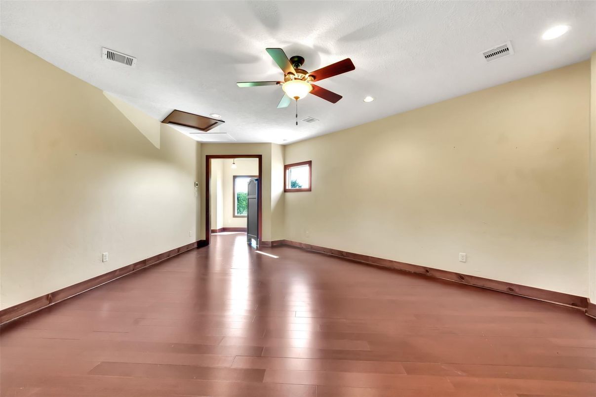 Empty room, Interior, Recessed Lighting, Wood Texture Flooring